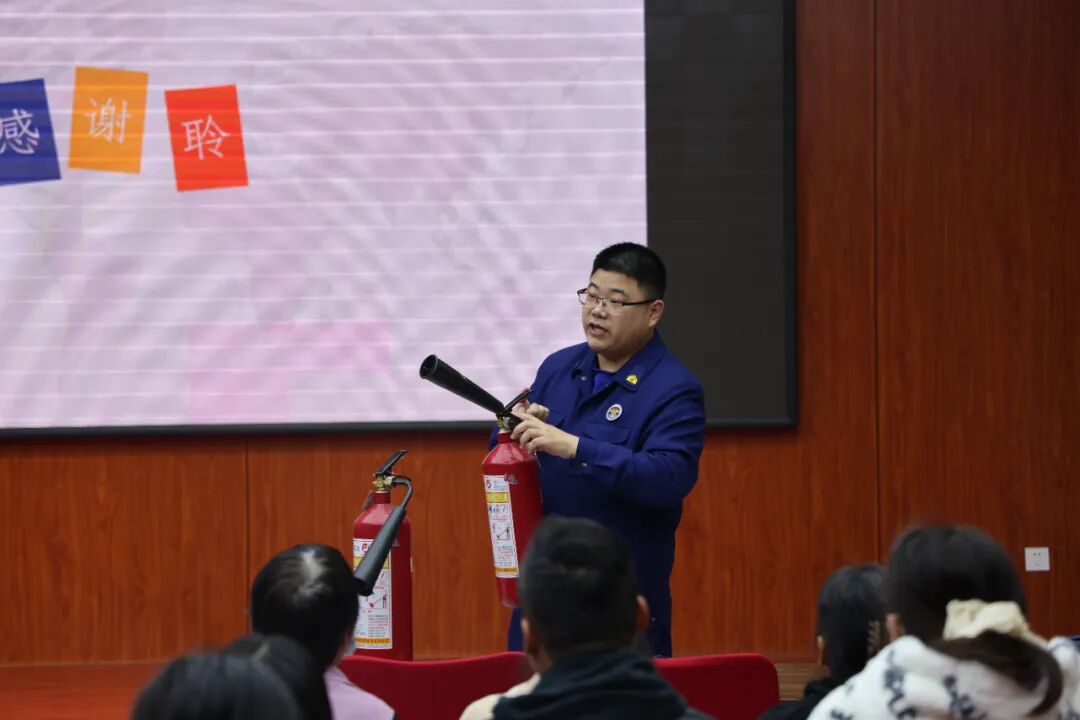 安全无小事，防患于未「燃」——山东中昌元集团2025年下半年消防应急演练暨安全培训 - 现场照片4
