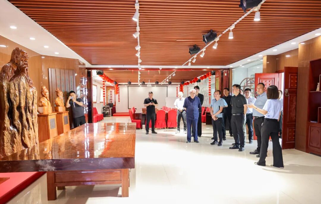 广西东兴产业投资集团携手中国集团公司促进会两山生态专委会领导莅临考察指导